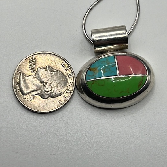 VINTAGE SILVERWORLD MEXICO MULTI GEMSTONE INLAY PENDANT ON 16” CHAIN-2” EXTENDER - Picture 6 of 7